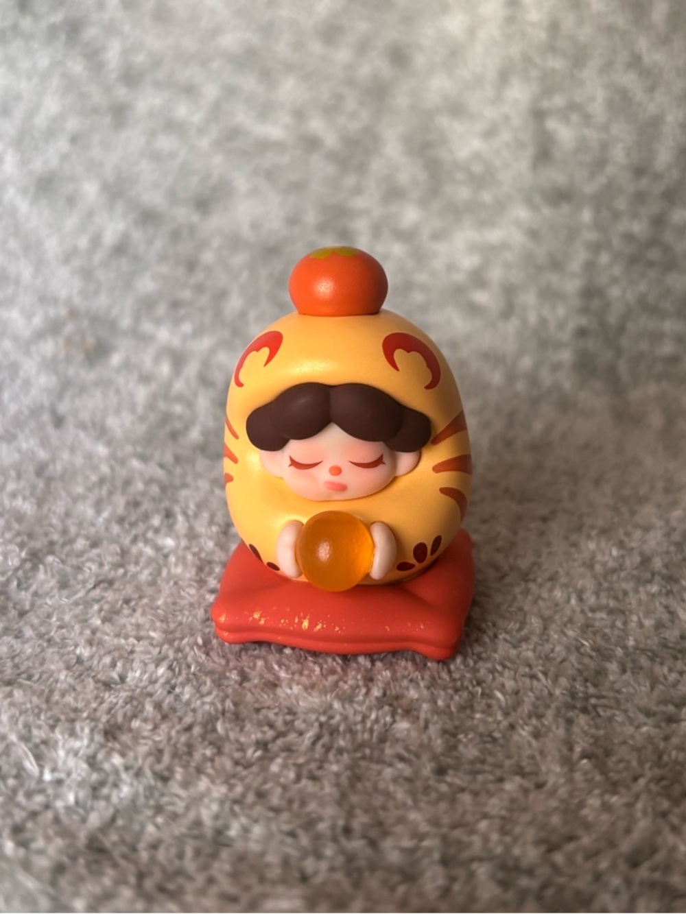 Dodo Sugar Wendy Daruma Pop Bean Mini figure | Persimmon Daruma Wendy bean